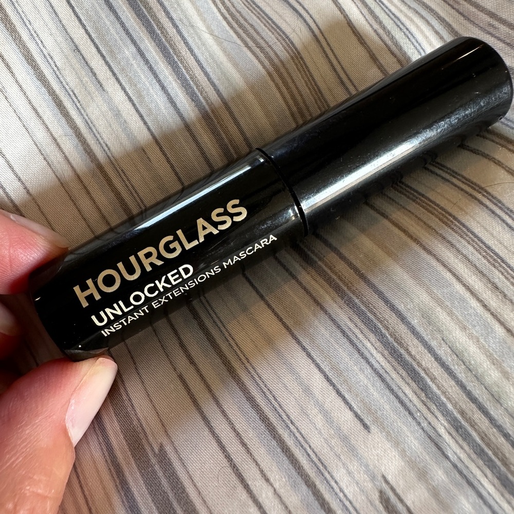 Hourglass Unlocked Mascara - Instant Extensions